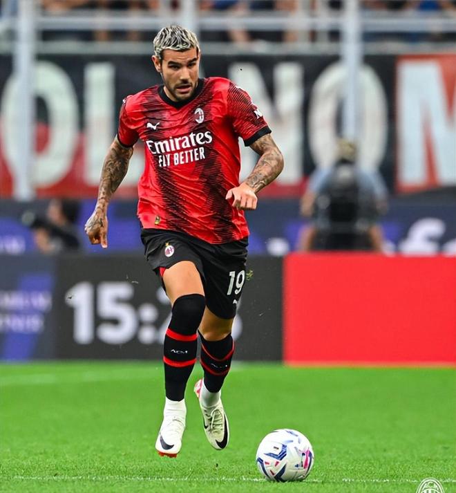 曼晚：曼联正在加紧追逐安德森，并希望与卡塞米罗降薪续约（曼晚：曼联加快引进安德森步伐，拟与卡塞米罗降薪续约）