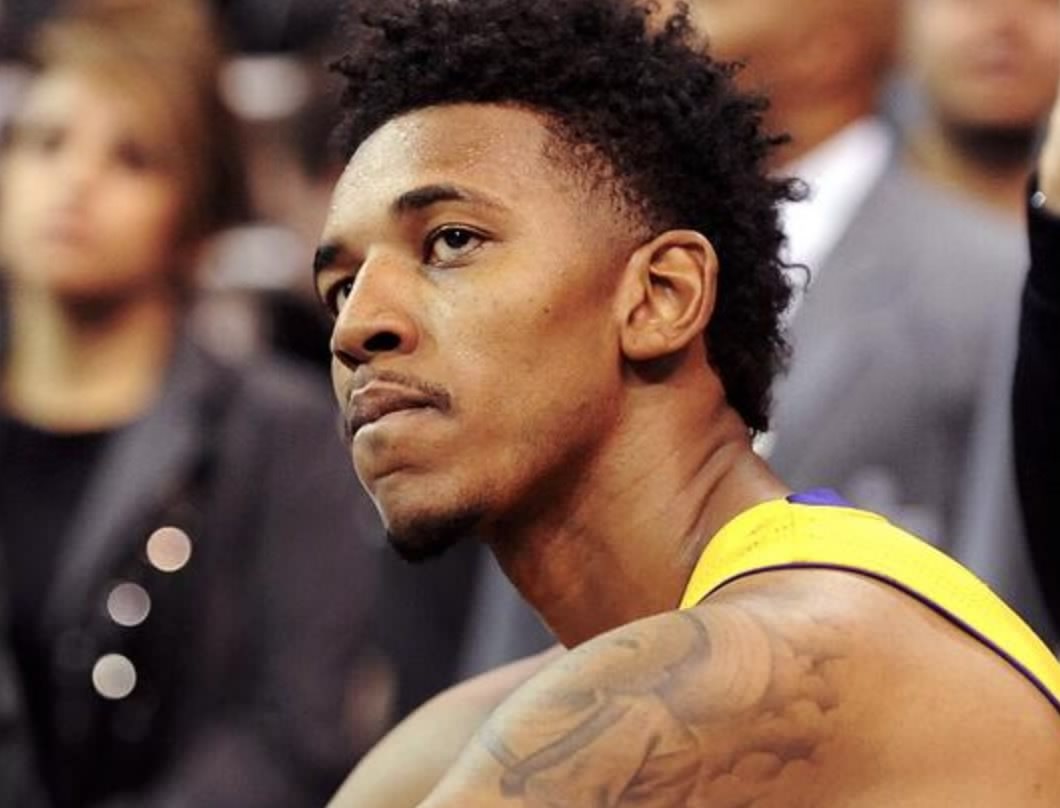 演员潘粤明批评国安：越南也输，你们真行（演员潘粤明怒批国安：连越南都输，真让人无语）