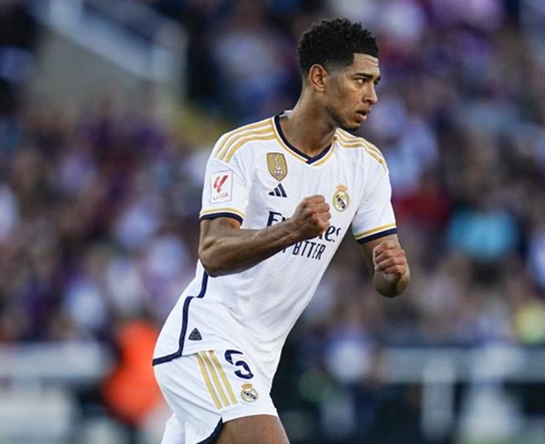 欧冠积分榜分析：小组晋级形势紧张,（欧冠形势解读：小组出线竞争白热化）