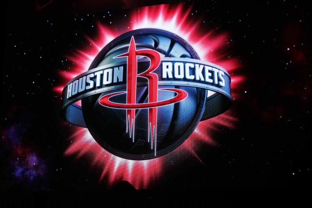 记者：韩鹏仍是泰山主帅，但俱乐部需要找个名义上的“主帅”（记者称韩鹏仍掌泰山帅印，俱乐部或另觅挂名主帅）