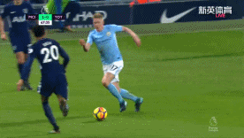 欧文突破防守送出关键助攻