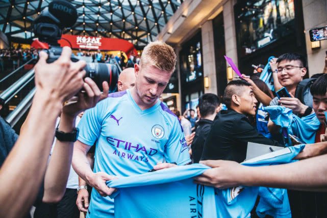 巴萨近20场主场对德国球队16胜，法鹰近6次客战西班牙球队4胜（巴塞罗那近20个主场对德国球队赢16场，法鹰近6次客战西班牙取4胜）