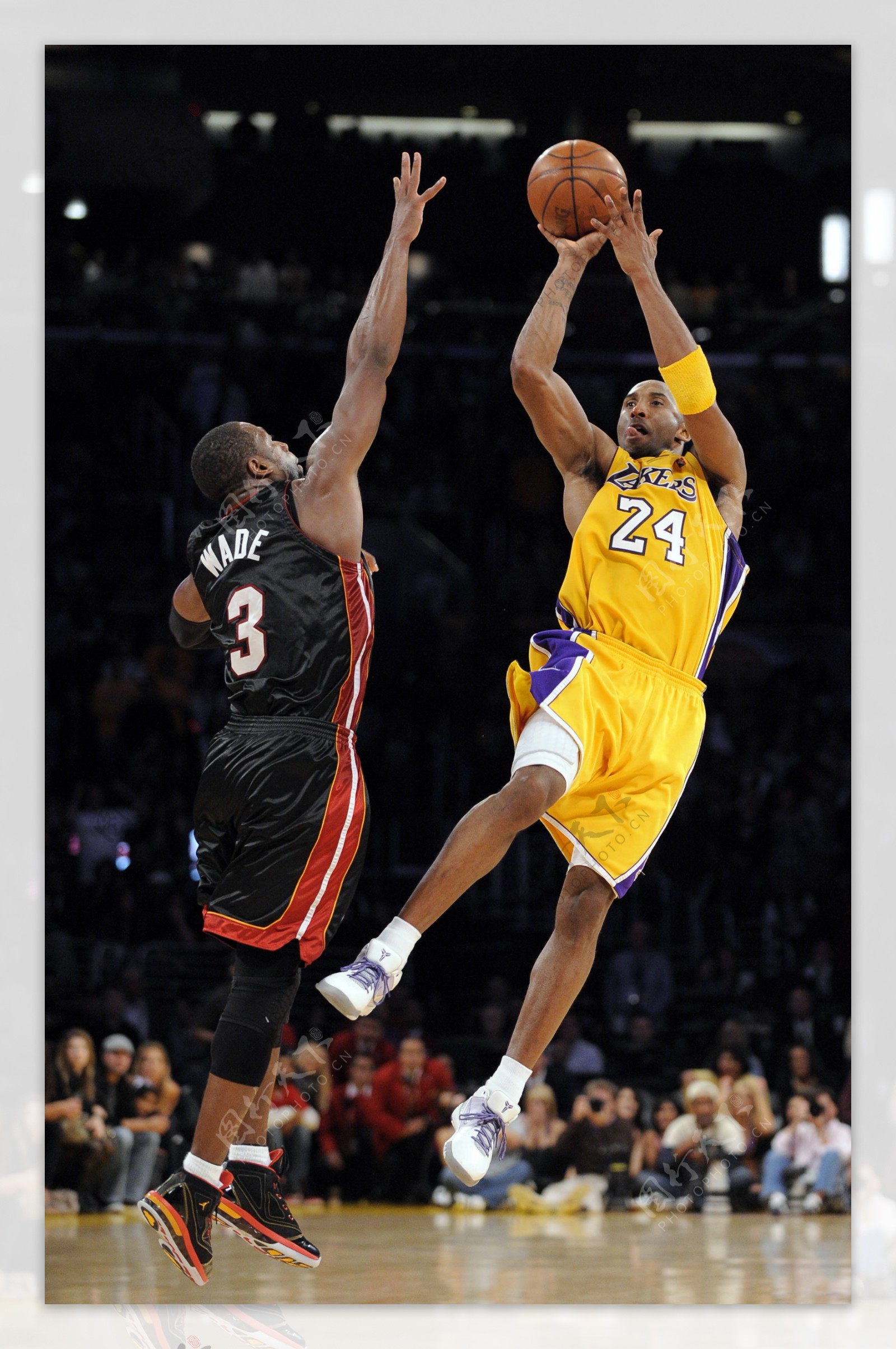 快船全队5人得分上双&终止五连败，战绩反超国王升至西部第13（快船五将得分上双止住五连败，反超国王升至西部第13）