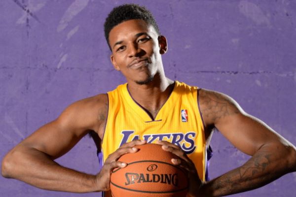 巴萨梅西助攻队友攻入制胜球（梅西送出助攻，巴萨队友打进致胜球）