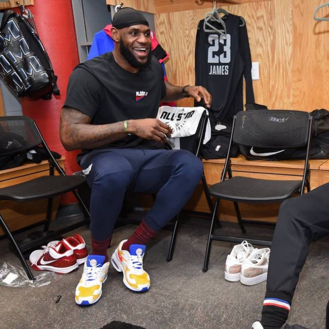 斯基拉：罗马已向切利克开3年新合同，一些欧洲俱乐部正在关注（斯基拉：罗马已向切利克提供为期三年的新约，欧洲多队持续关注）