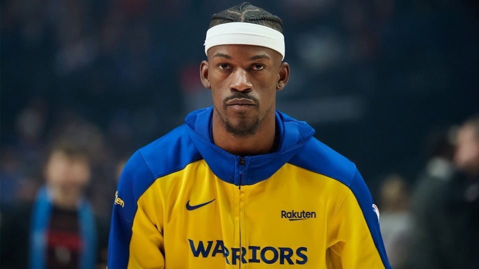 邮报：明年世界杯上下半场中段设强制补水时间，每次三分钟（邮报：明年世界杯每半场中段将设3分钟强制补水暂停）