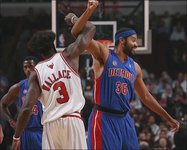 雷迪克：很少有球队没可被对手利用的弱点，但我们反复被针对（雷迪克：几乎没有无弱点的球队，而我们却被对手反复抓痛点）