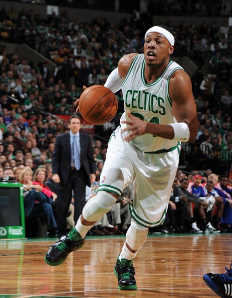 篮球湖人官方公布球员赛季数据统计（湖人官方发布本赛季球员数据统计）