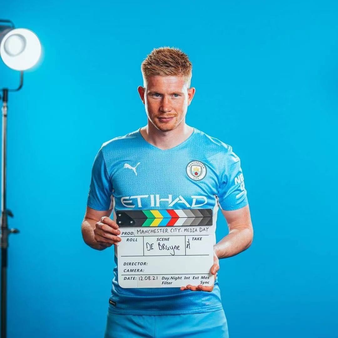 亚马尔：希望我能为球迷带来好心情；我更像一名娱乐型运动员（亚马尔：希望让球迷开心，自认更偏娱乐型运动员）