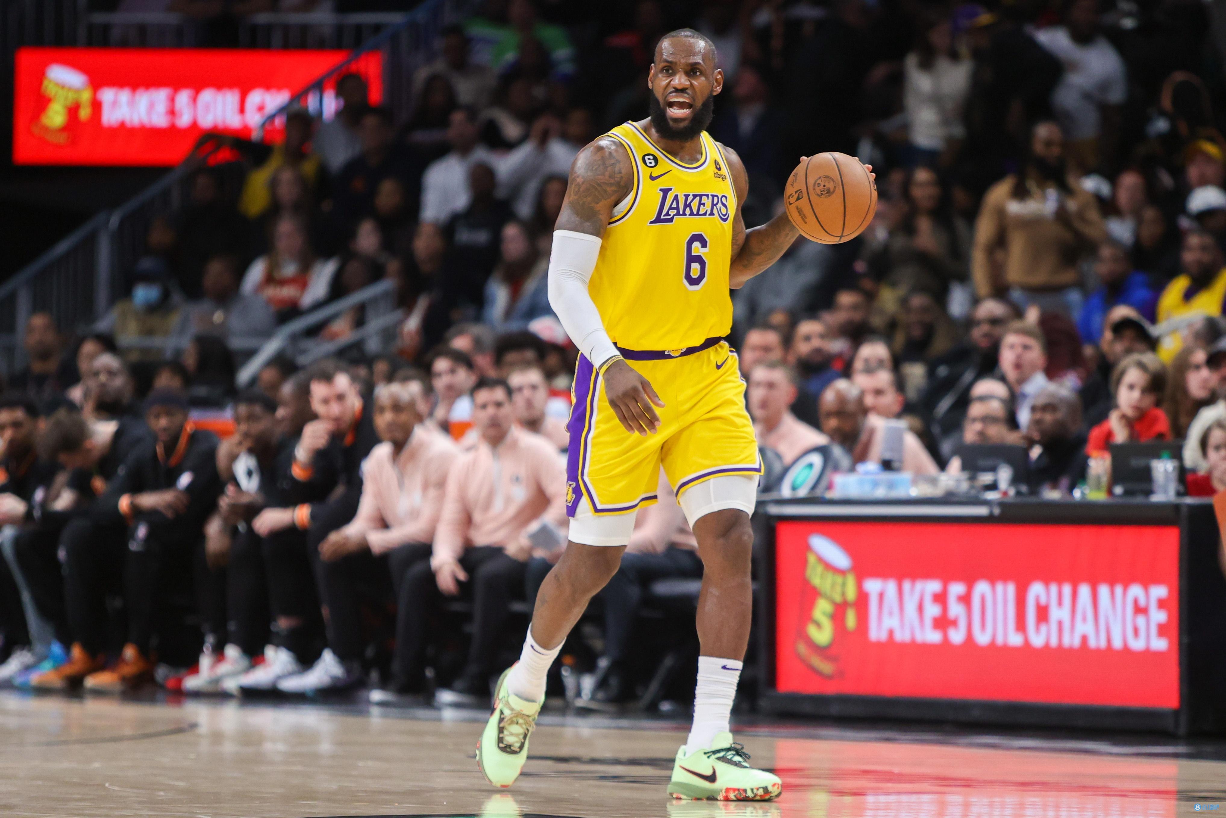 罗马诺：凯恩完全专注于拜仁，双方即将进行续约谈判（罗马诺：凯恩心无旁骛投身拜仁，续约谈判在即）